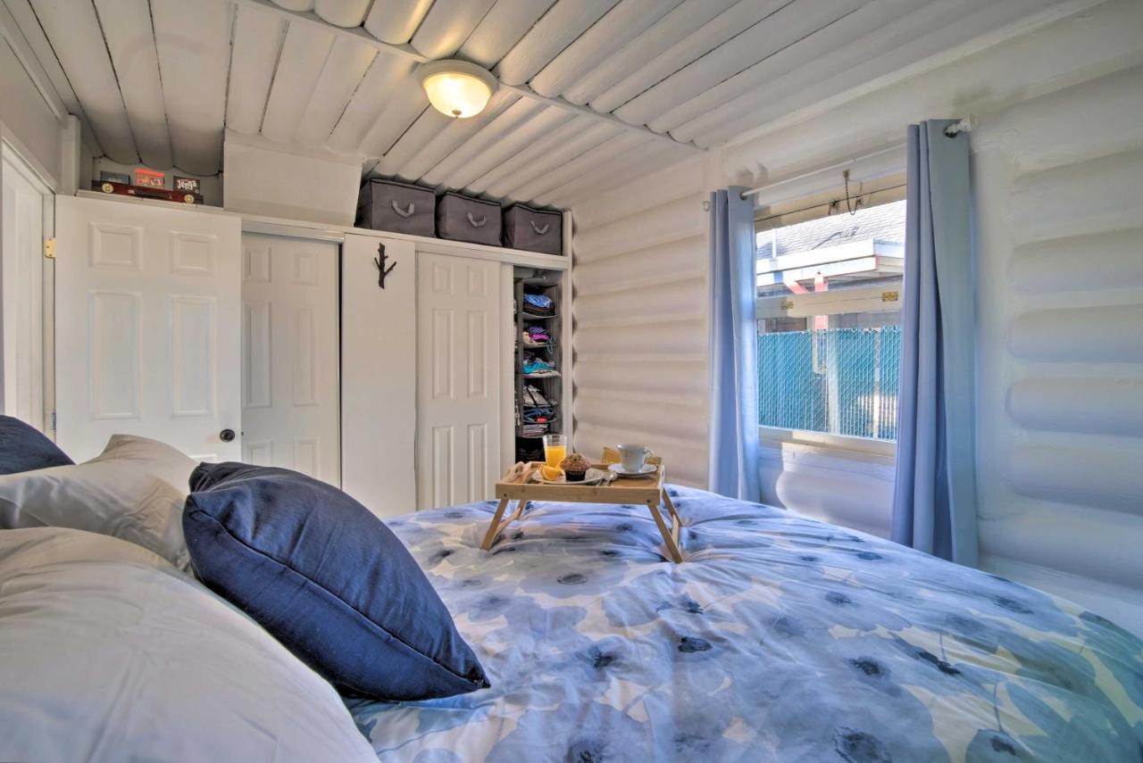 Unique Dog-Friendly Log Cabin Short Walk To Ocean Crescent City Esterno foto