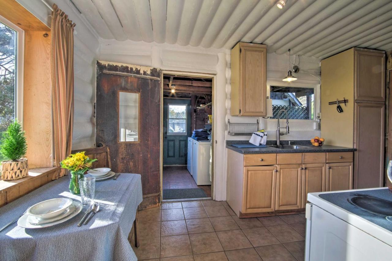 Unique Dog-Friendly Log Cabin Short Walk To Ocean Crescent City Esterno foto